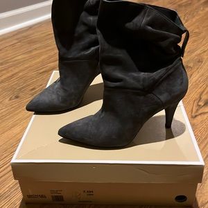 Womens Michael Kors gray suede size 7.5 Carey bootie